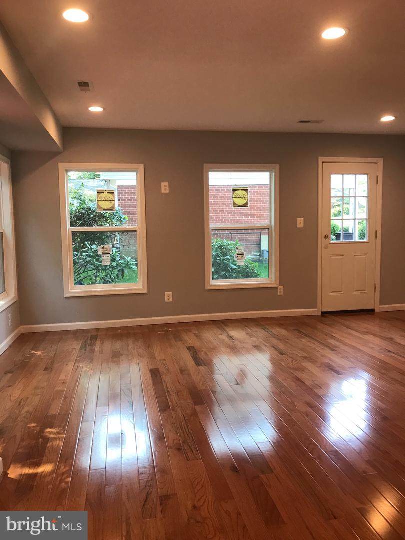 8807 Victoria Road - Photo 1