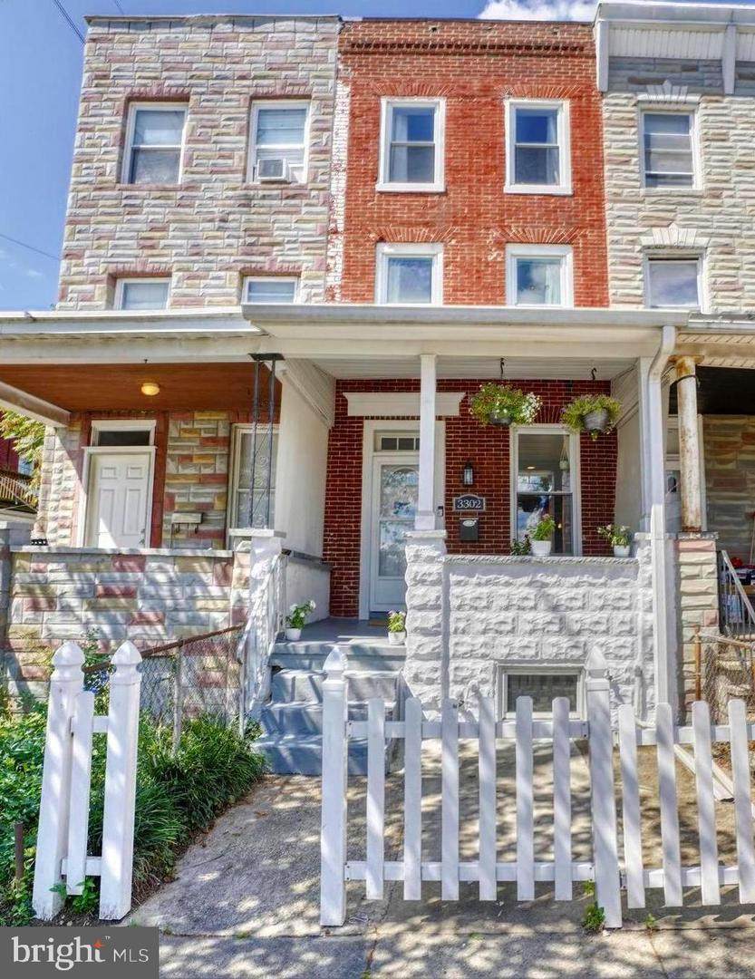 3302 Chestnut Avenue - Photo 1