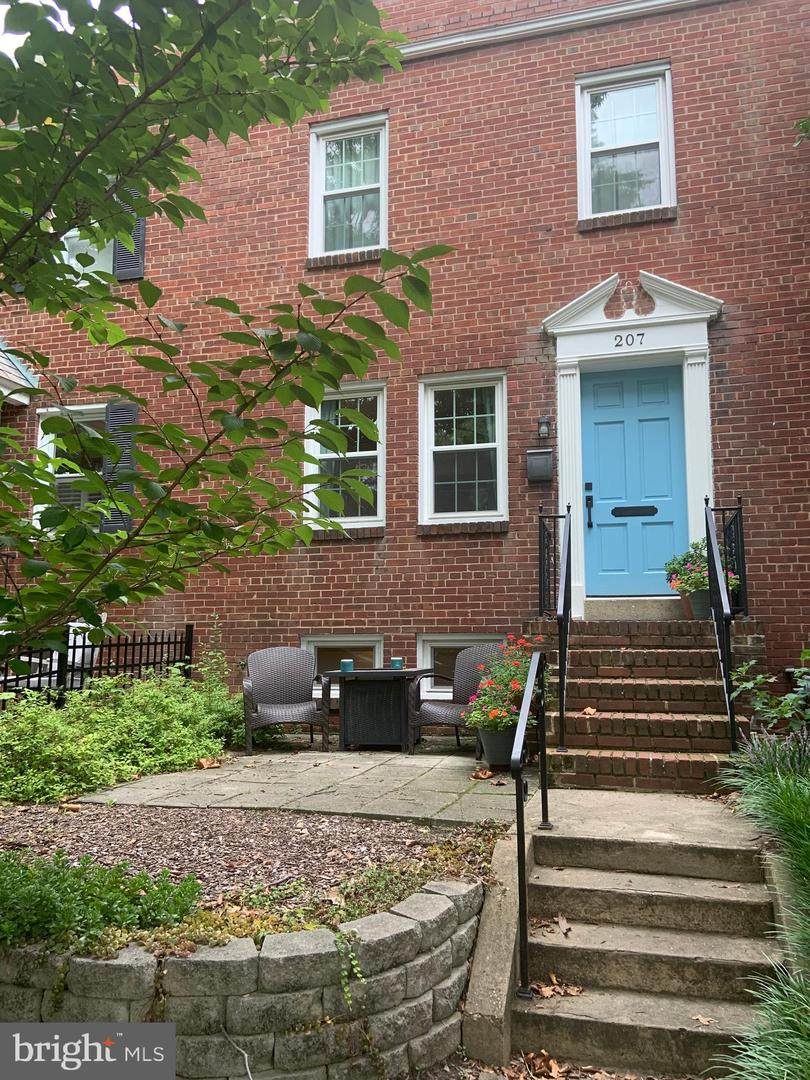207 Commonwealth Avenue - Photo 1