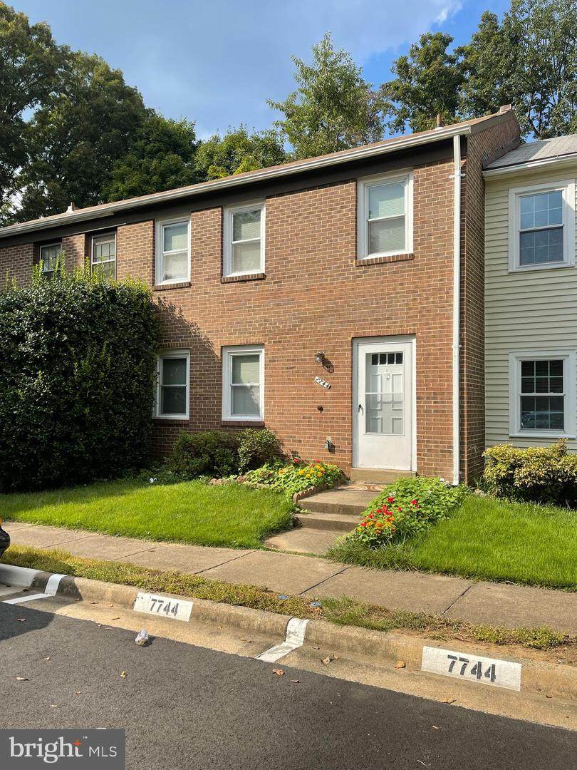 7744 Matisse Way - Photo 1