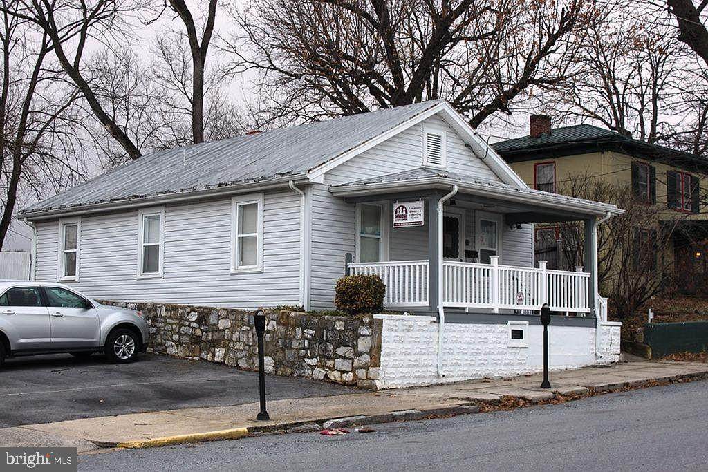 110 Lawrence Street - Photo 1