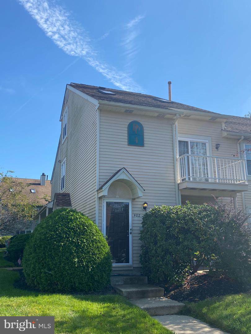 402 Wimbledon Way - Photo 1