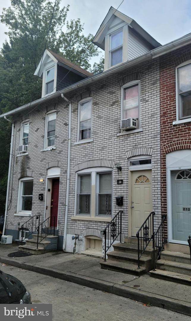 210 Poplar Street - Photo 1