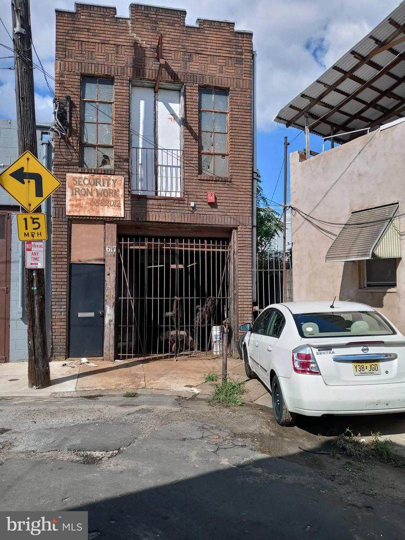 617 Tree Street - Photo 1