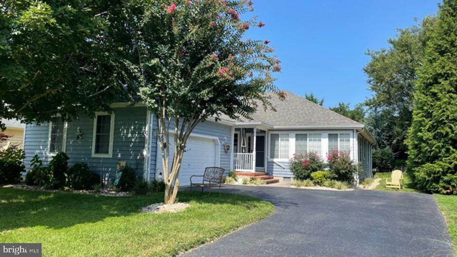 179 Lakeside Drive - Photo 1