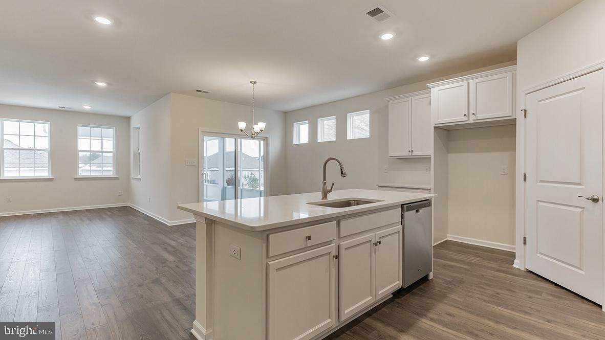 57 Walton Way - Photo 1