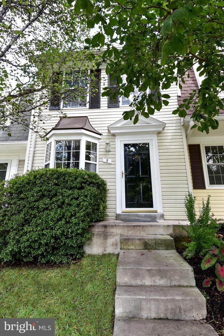 5 Devon Court - Photo 1