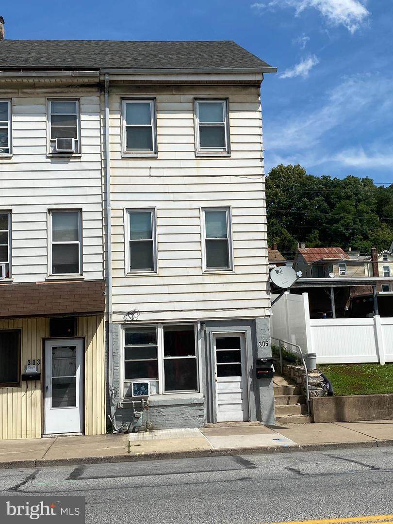 305 Front Street - Photo 1