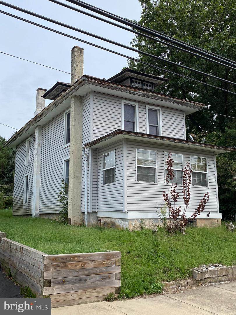 578 Dotts Street - Photo 1