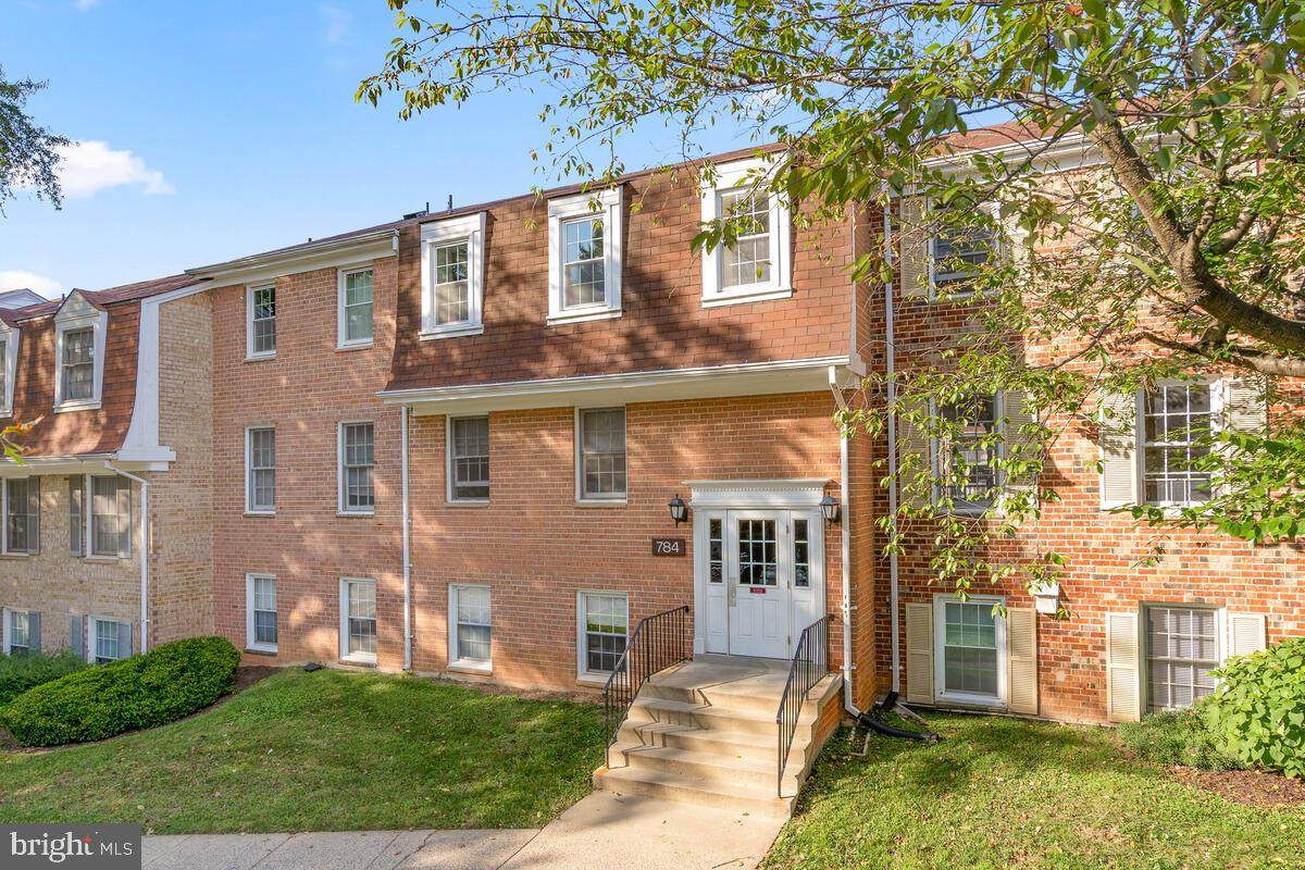 784 Quince Orchard Boulevard - Photo 1