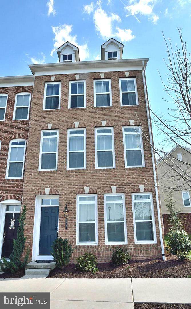 9428 Canonbury Square - Photo 1