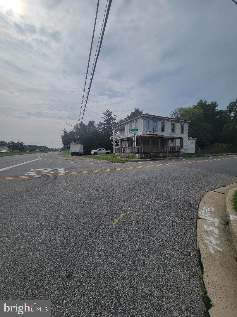 4451 Dupont Parkway - Photo 1
