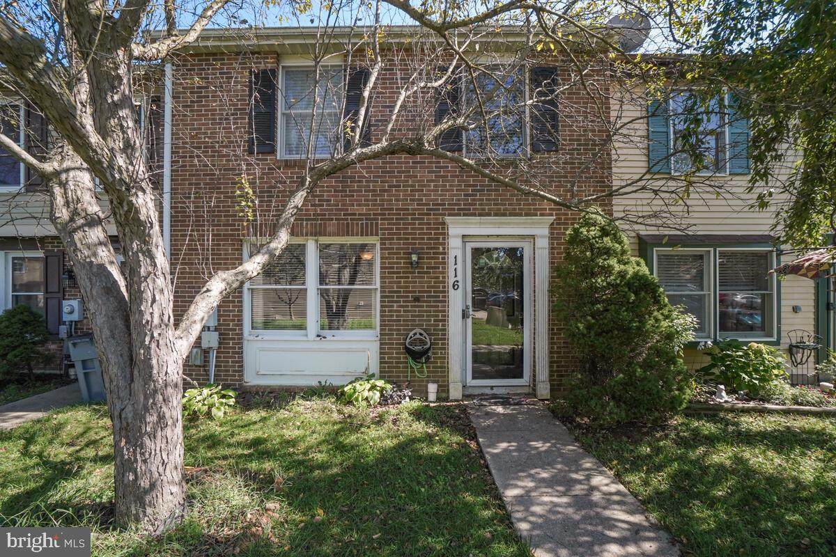 116 Sandalwood Court - Photo 1