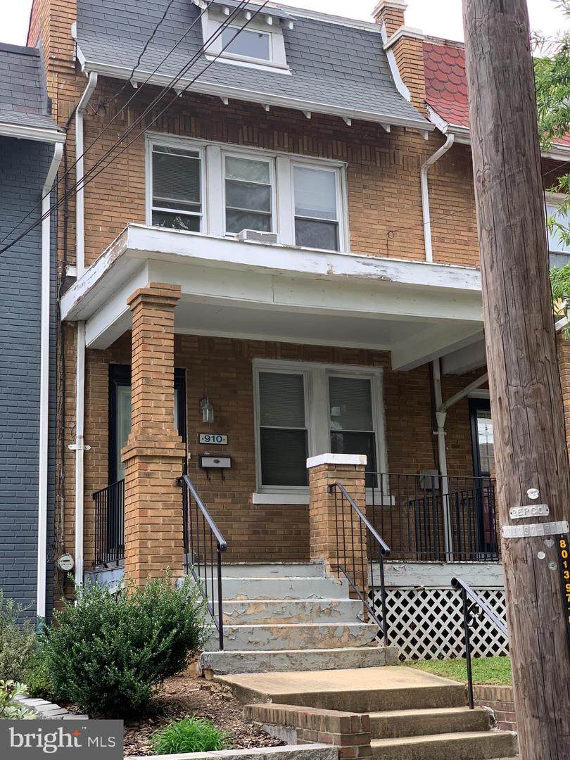910 Evarts Street - Photo 1