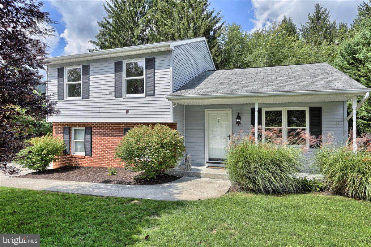 7 Yankee Drive - Photo 1