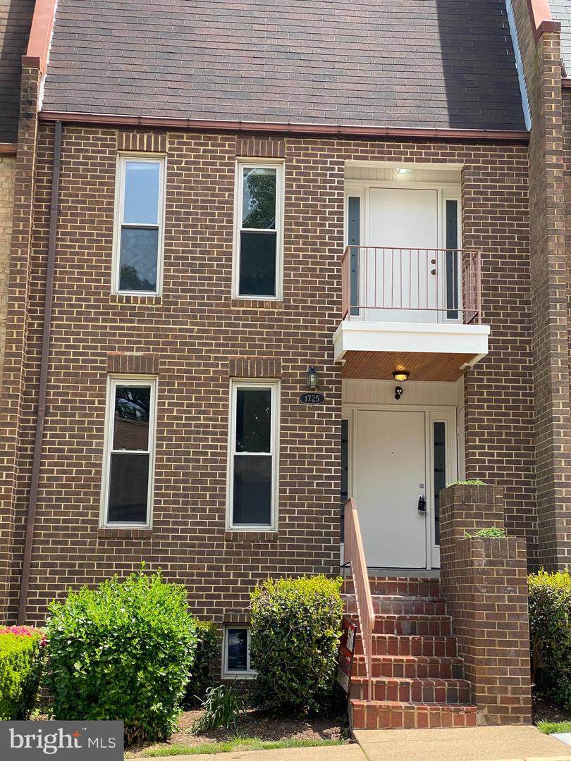 1725 Cy Court - Photo 1