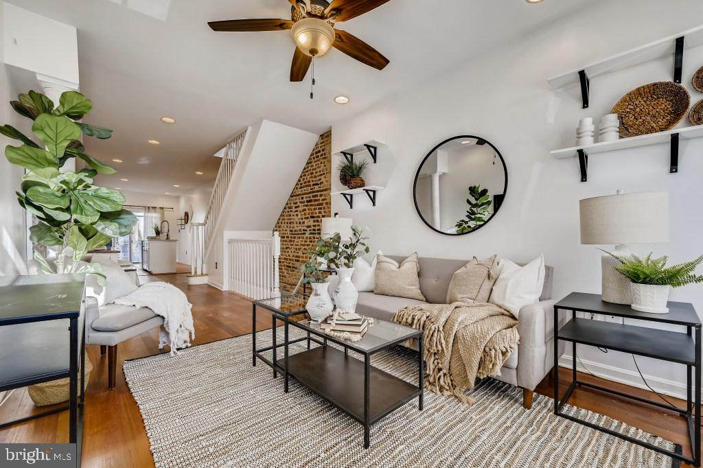 823 Decker Avenue - Photo 1
