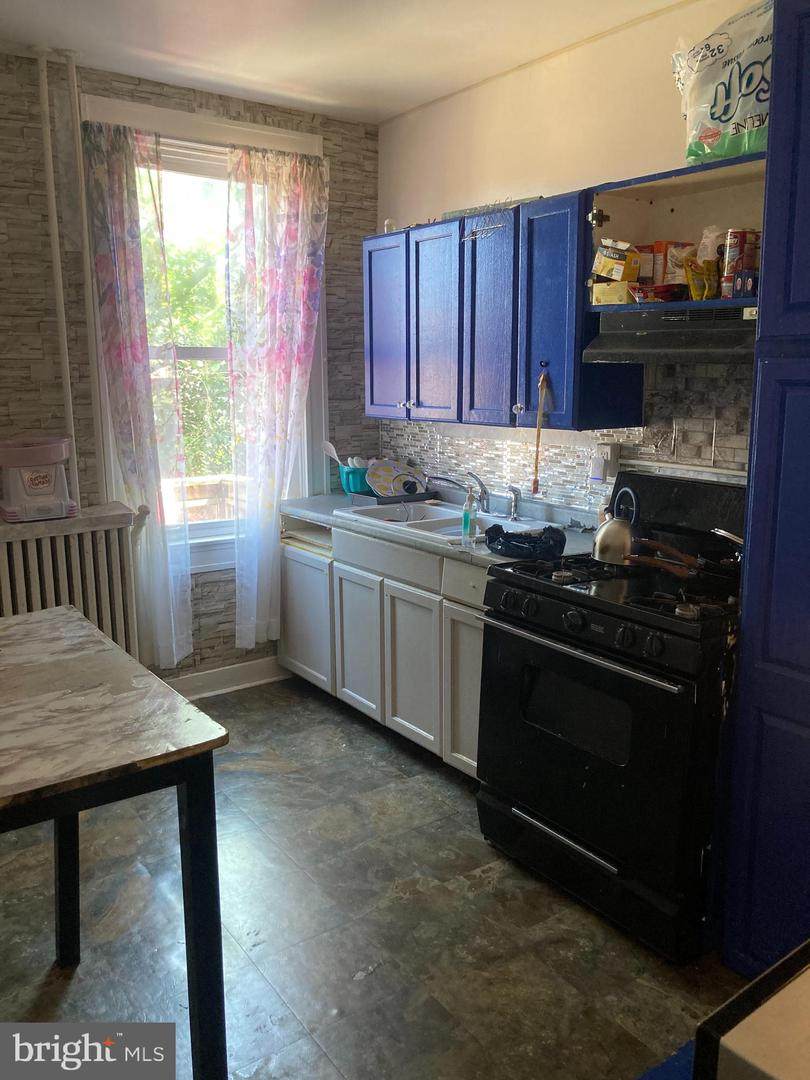 2810 Mayfield Avenue - Photo 1