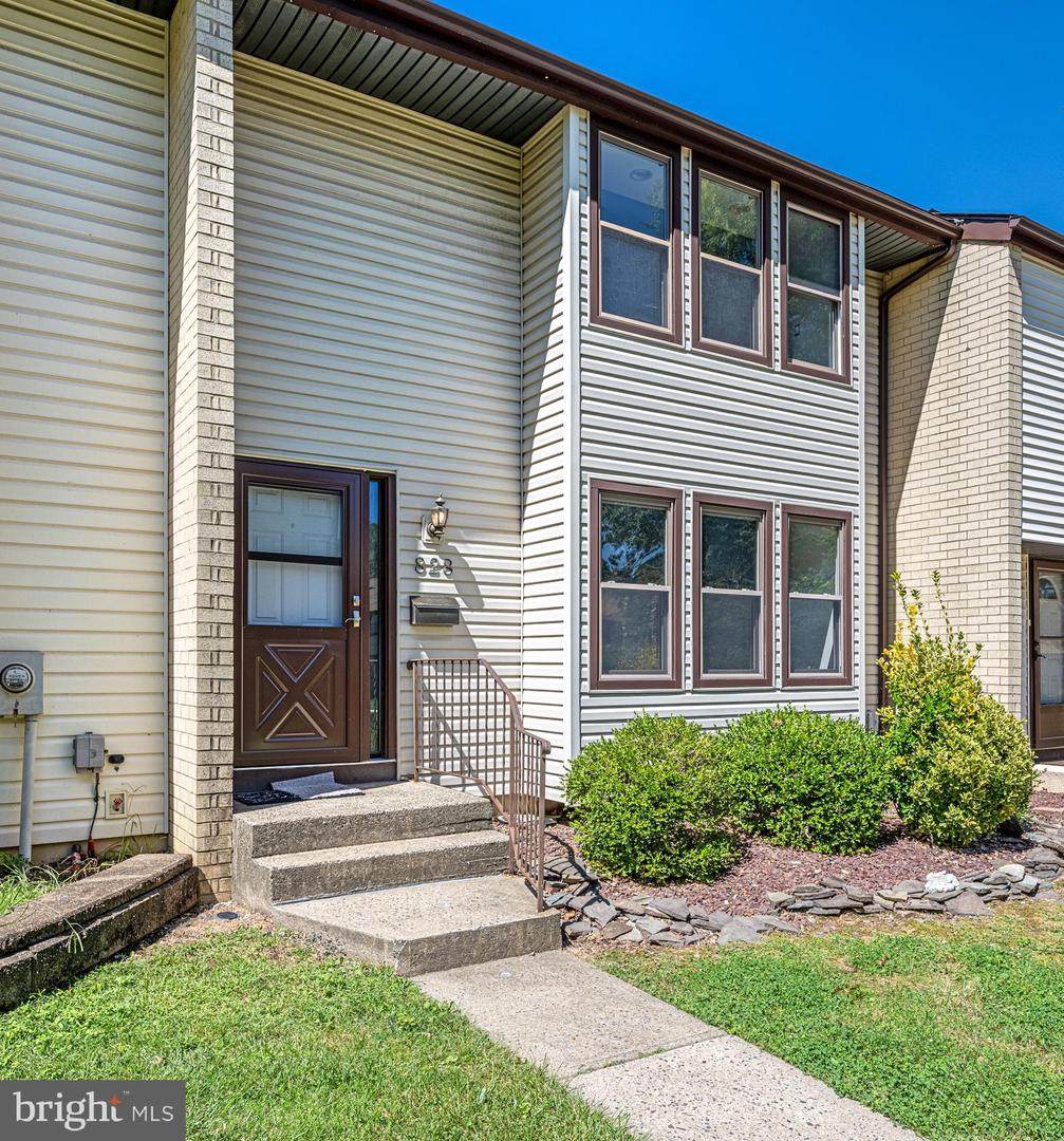 828 Jamestown Road - Photo 1