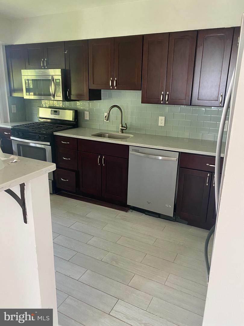 1516 Greendale Road - Photo 1