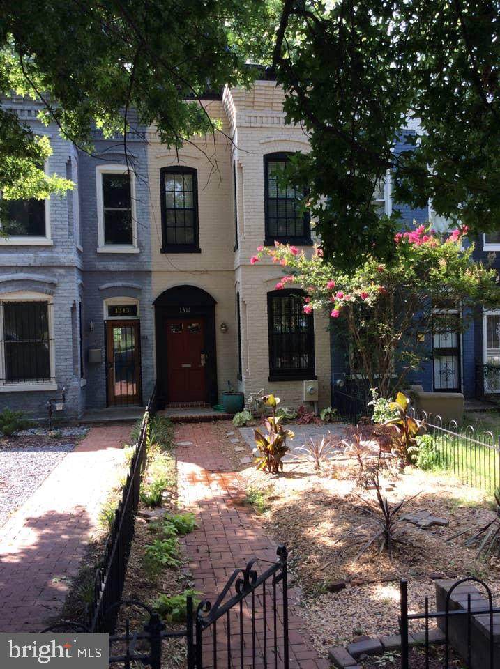 1311 Potomac Avenue - Photo 1