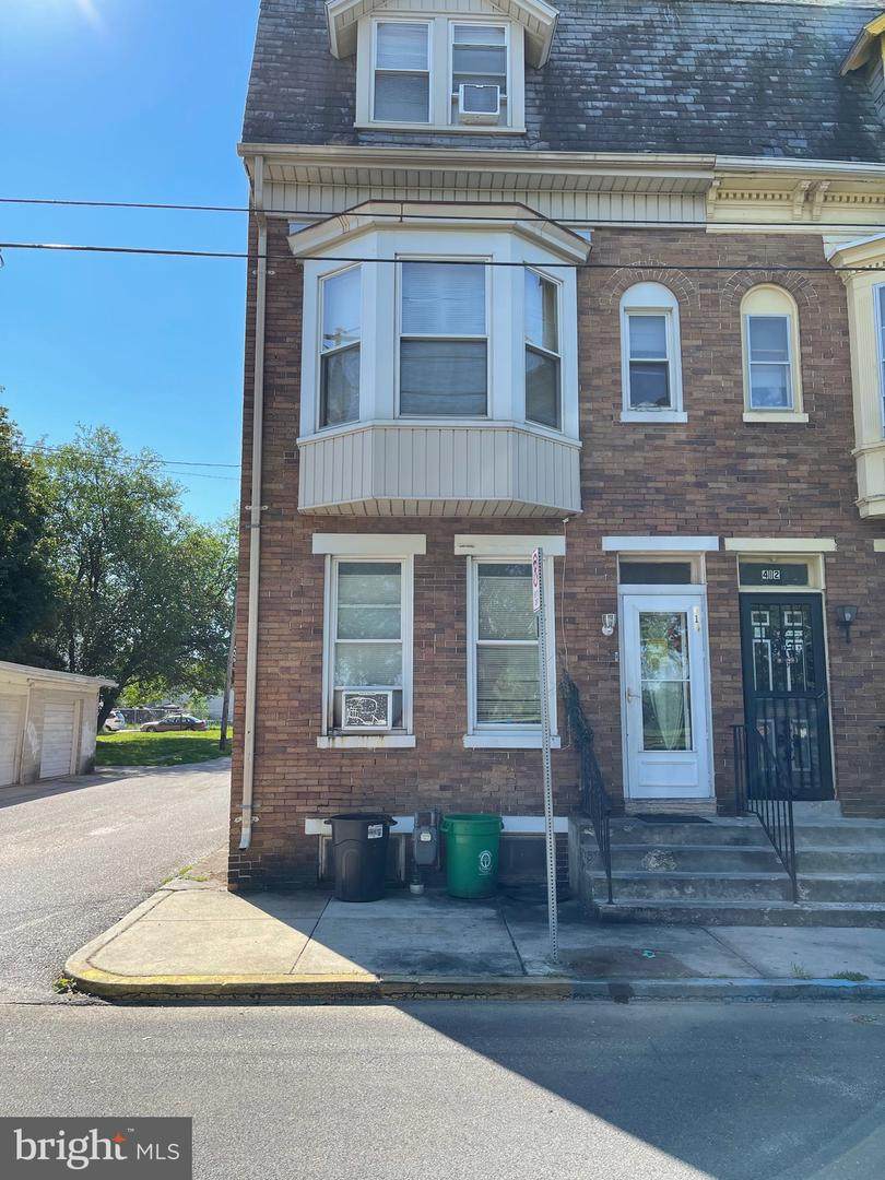 414 Wallace Street - Photo 1