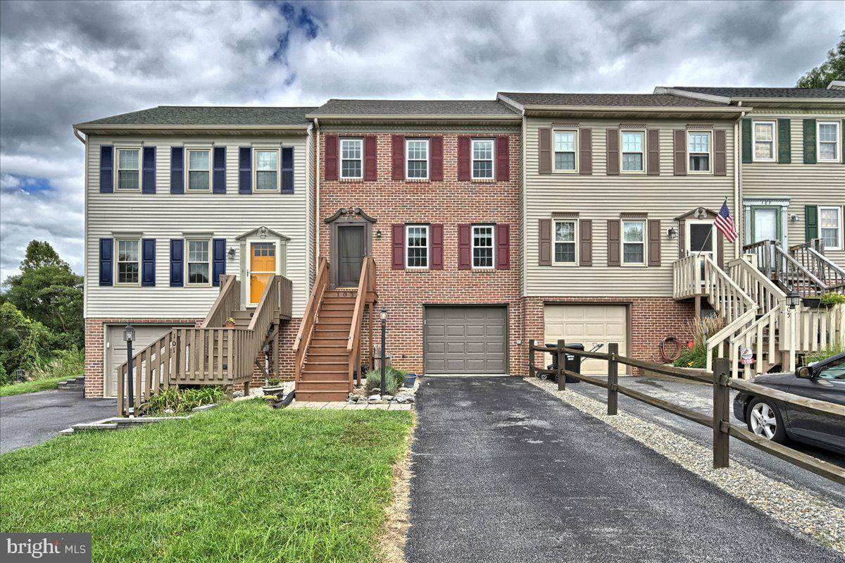 103 Townhouse Lane - Photo 1