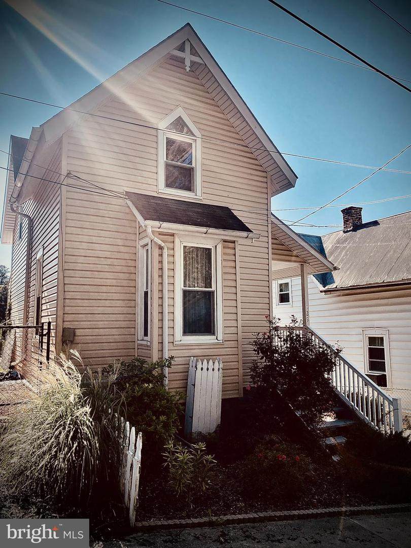 129 Cottage Street - Photo 1