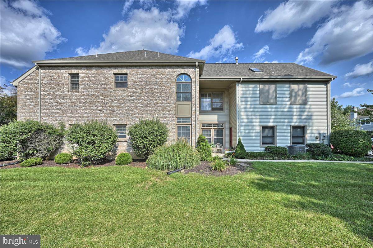 200 Crescent Drive - Photo 1