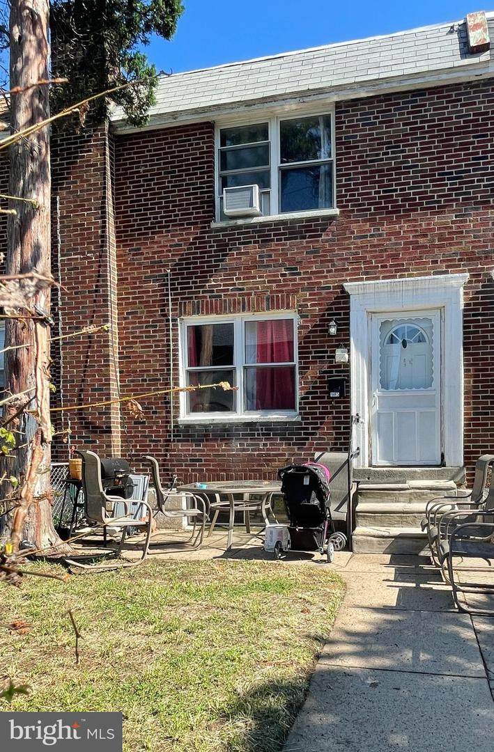 1465 Creston Street - Photo 1