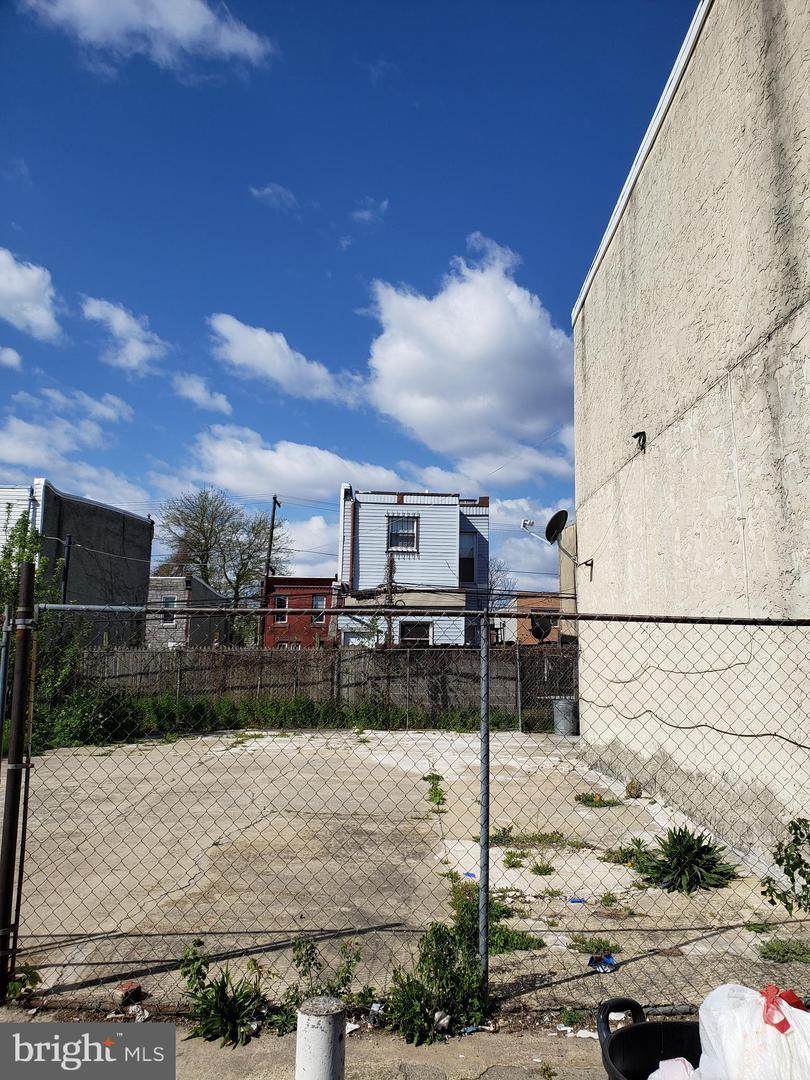 2136 Monmouth Street - Photo 1