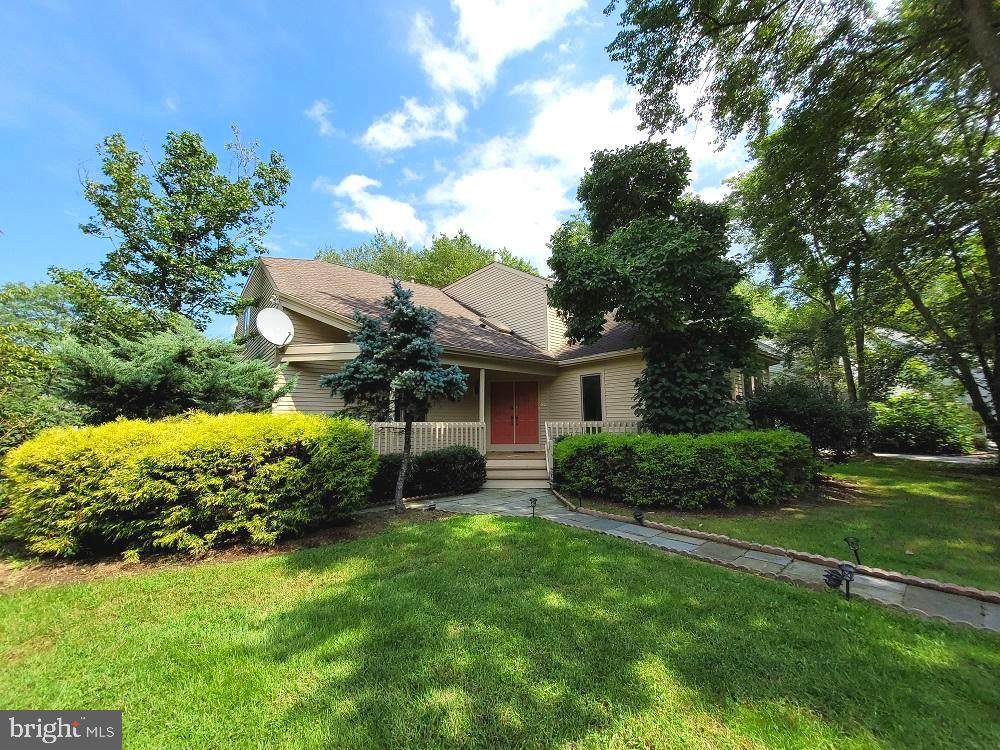 52 Southwood Drive - Photo 1