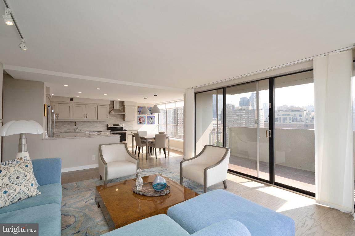 224-30 Rittenhouse Square - Photo 1