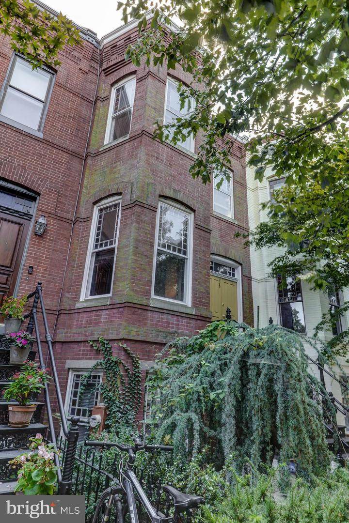 405 Constitution Avenue - Photo 1