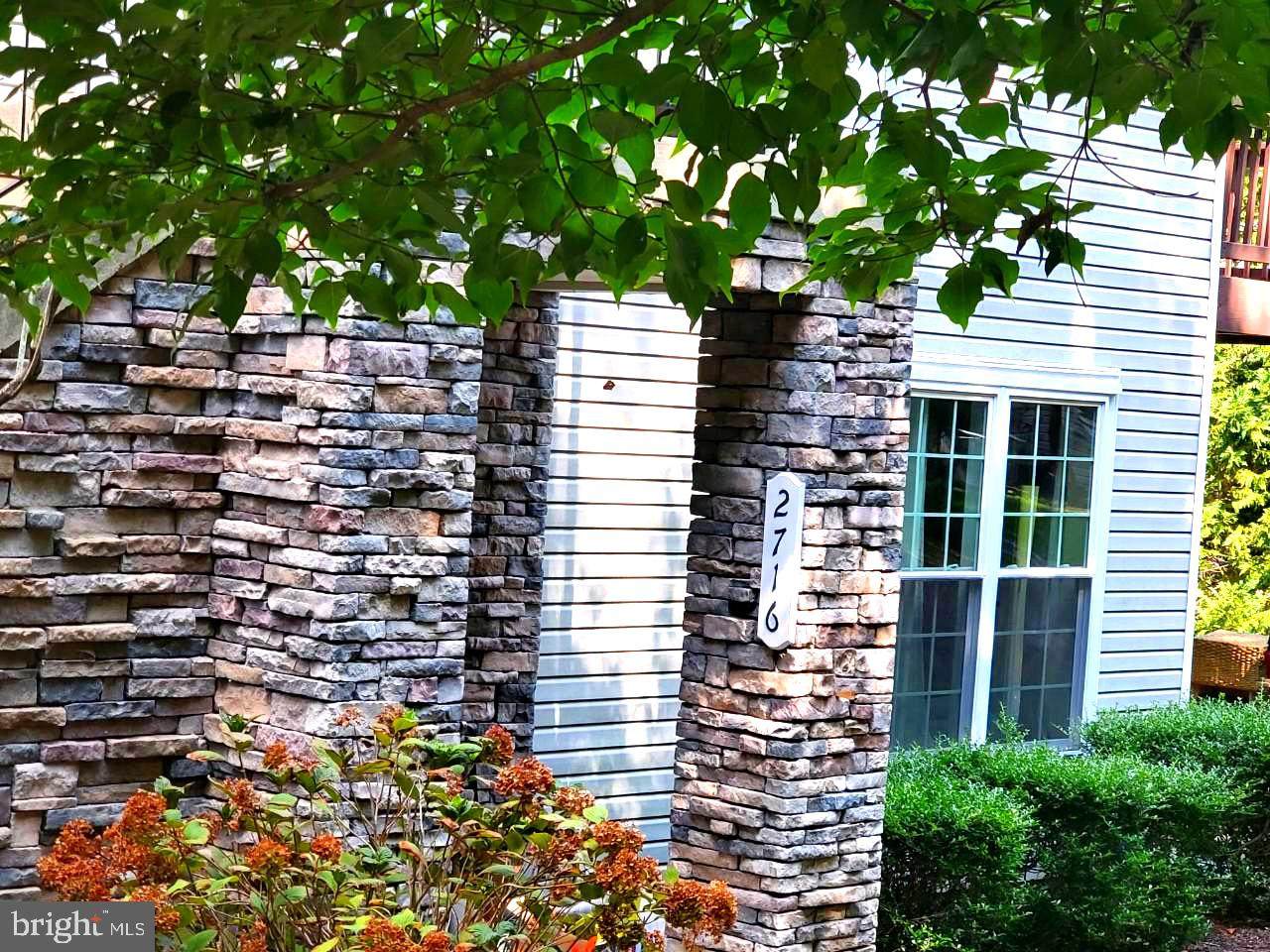 2716 Cherrywood Court - Photo 1