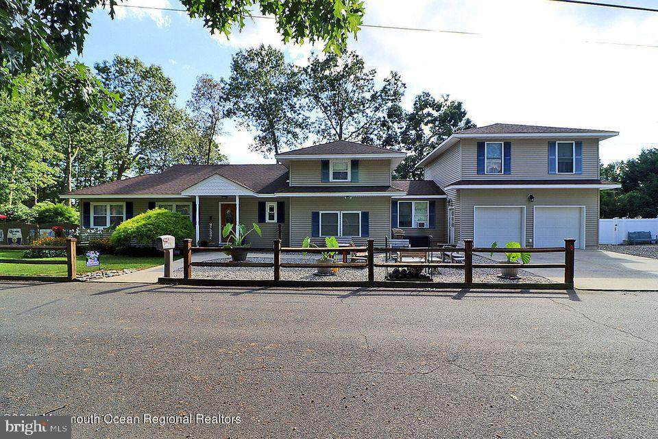 205 Algonquin Trail - Photo 1