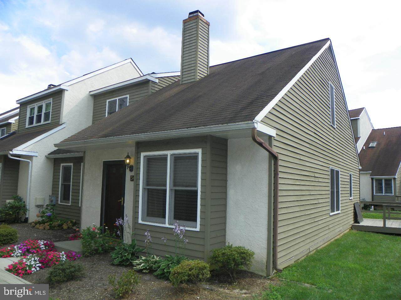 5407 Lister Court - Photo 1