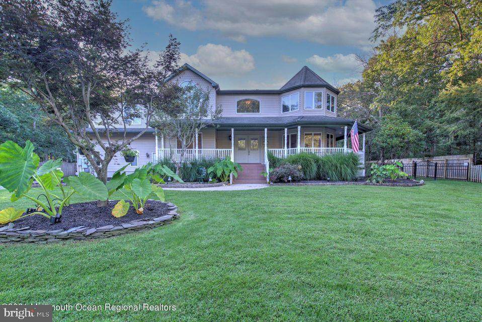 740 Oxford Road - Photo 1