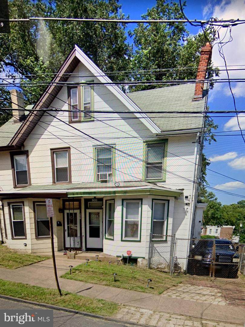 905 Pine Street - Photo 1