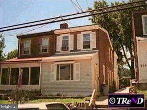 908 Pine Street - Photo 1