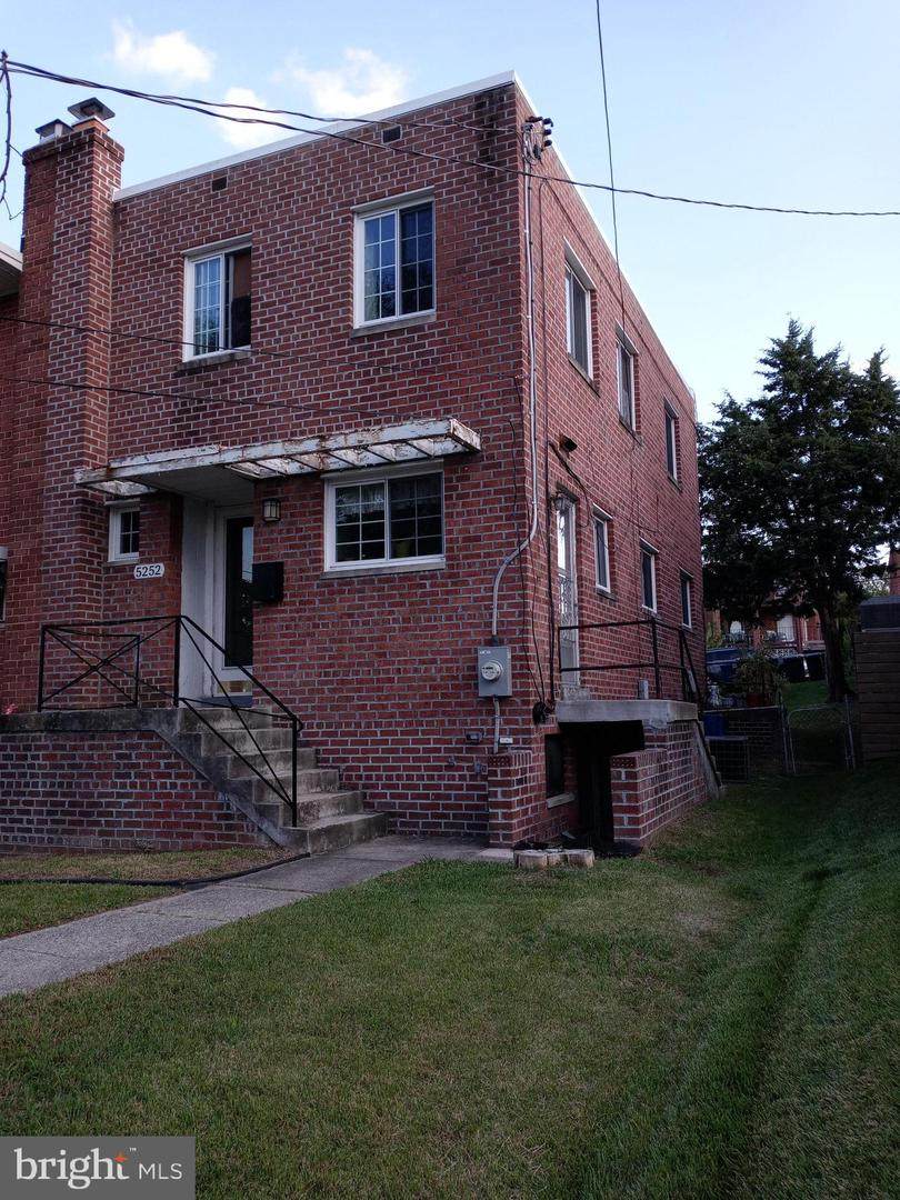 5252 Chillum Place - Photo 1