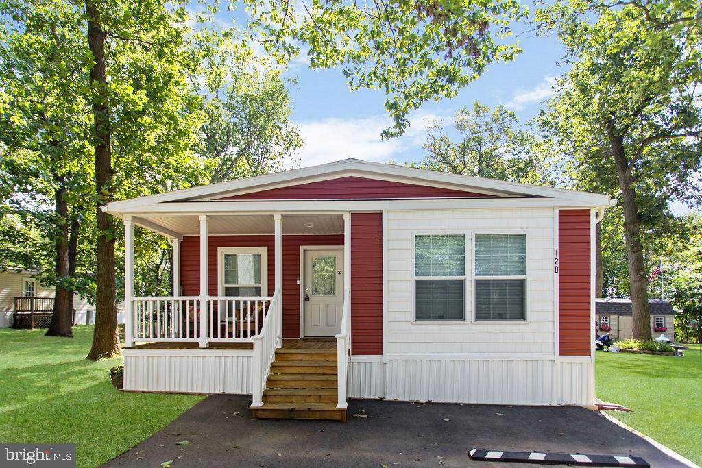 120 Oak Leaf Drive - Photo 1