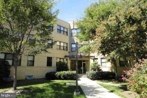 212-212 Oakwood Street - Photo 1