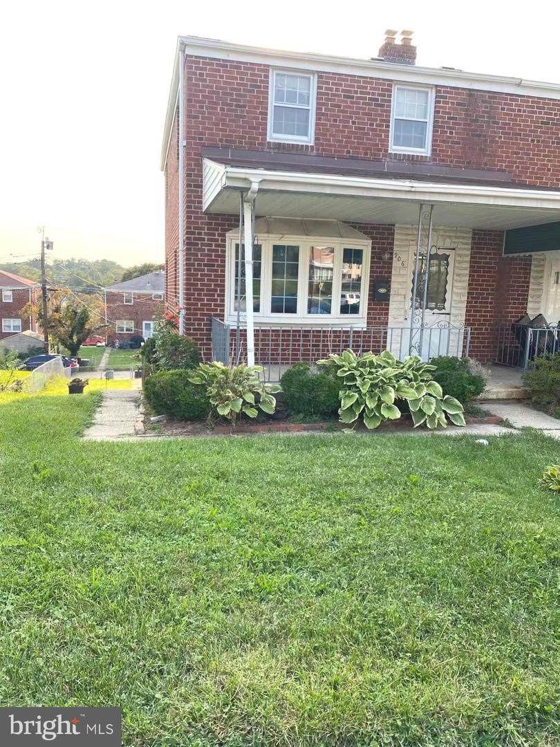 906 Courtney Road - Photo 1