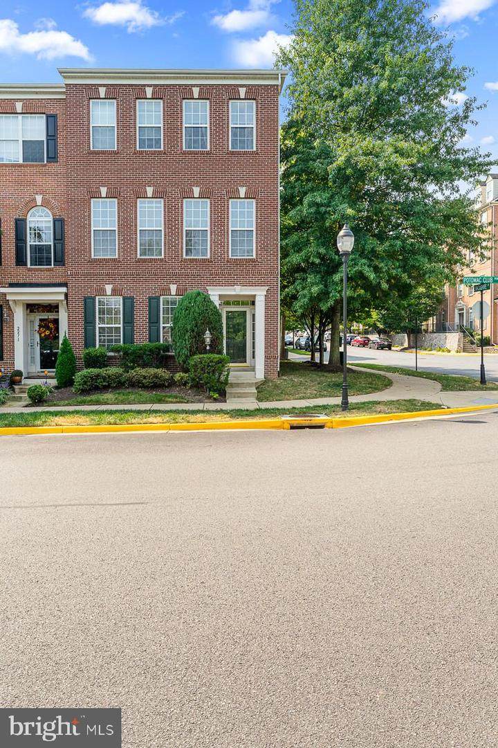 2273 Potomac Club Parkway - Photo 1
