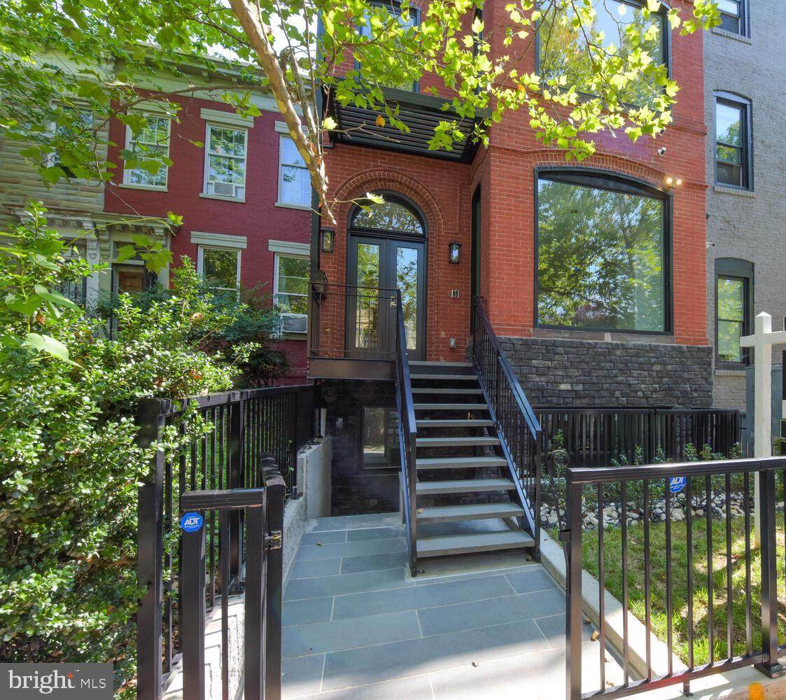 448 Q Street - Photo 1