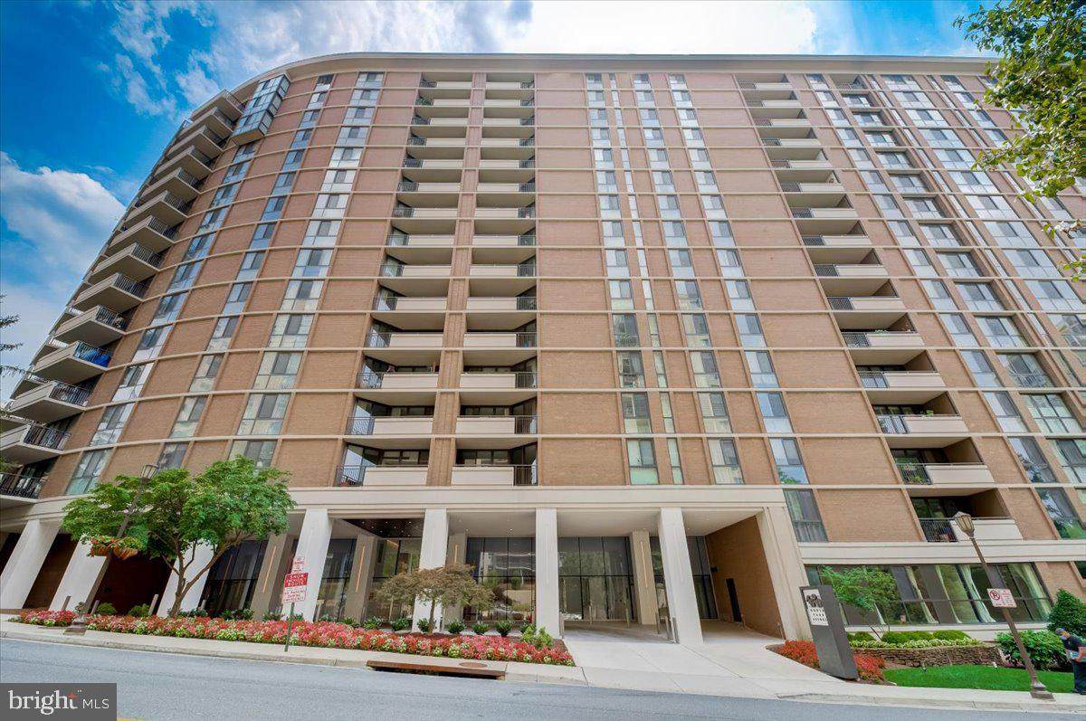4620 Park Avenue - Photo 1