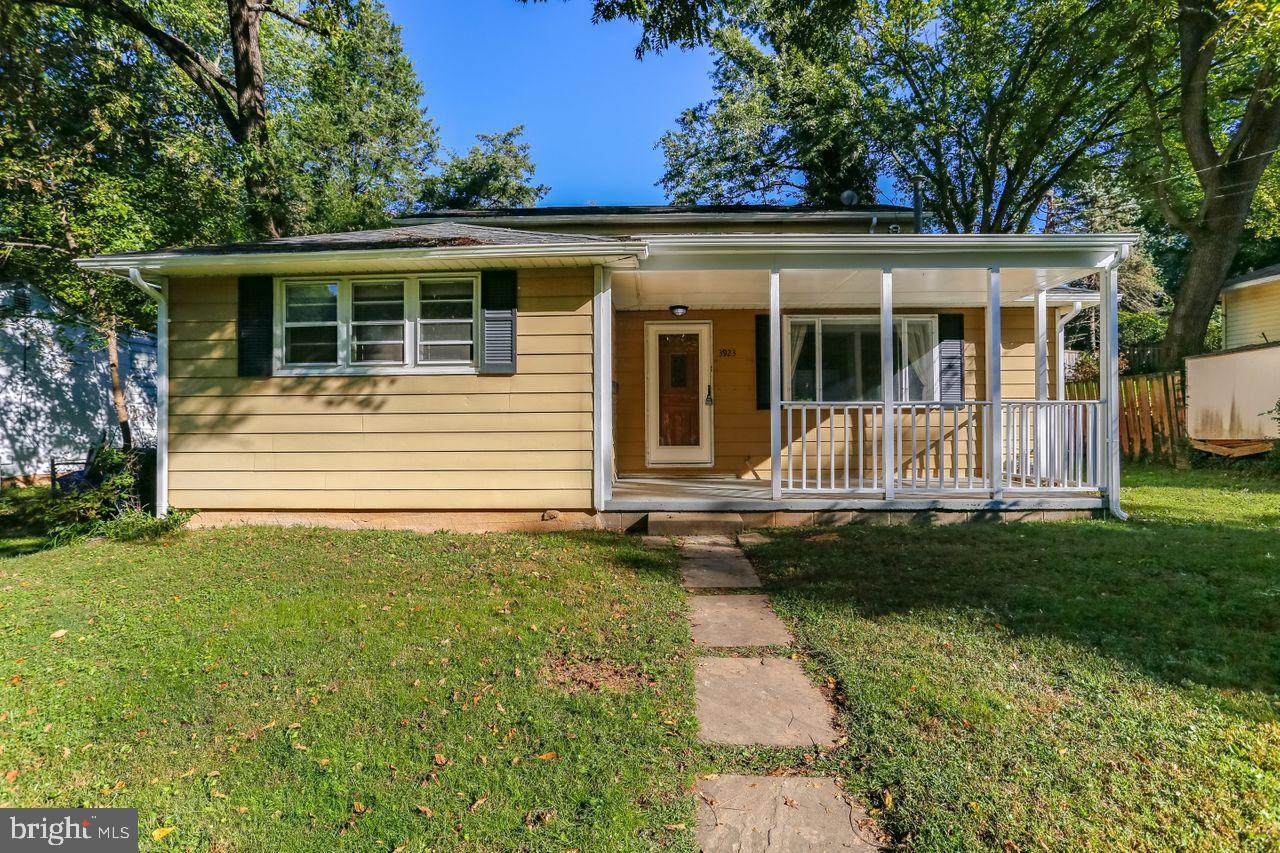 3923 Halsey Street - Photo 1