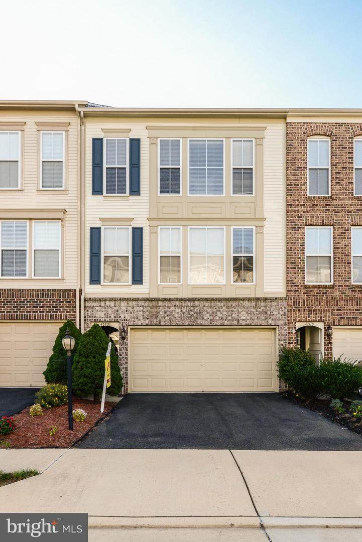 42721 Twinleaf Drive - Photo 1