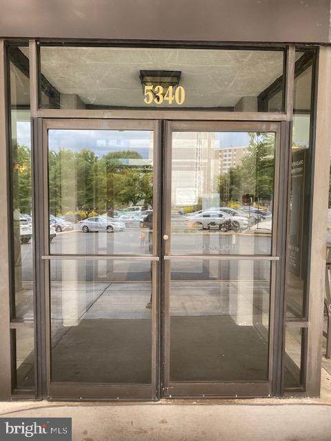 5340 Holmes Run Parkway - Photo 1
